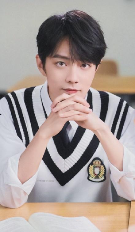 肖战最新八爪娱爆料,八爪娱独家爆料，揭秘明星幕后故事